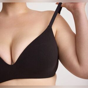 Organic Basics Core Wireless Plunge Bra Black 36C